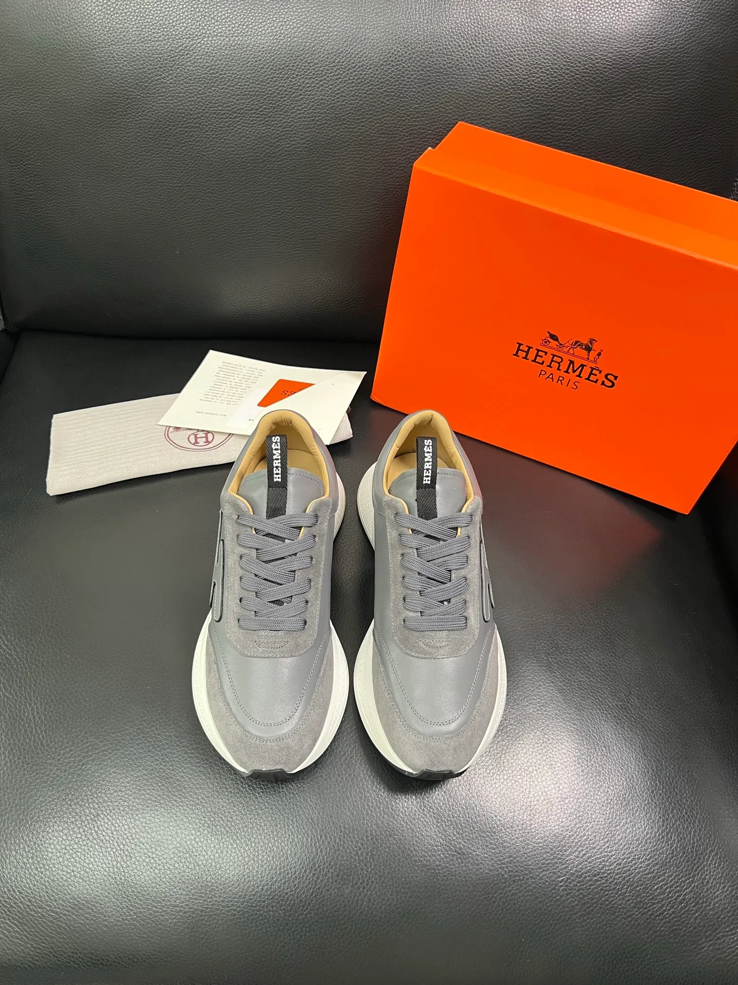 Men's men's shoes 💰840 Hermes top purchasing Hermes counter synchronization, original factory configuration, original cowhide fabric imported from Italy, high-quality splicing technology, fully imported water-dyed cowhide lining, soles: original factory special soles are super comfortable, original factory and single goods are high quality, welcome to compare and synchronize with counters, code number 39-44 (customized 38 45) 85863